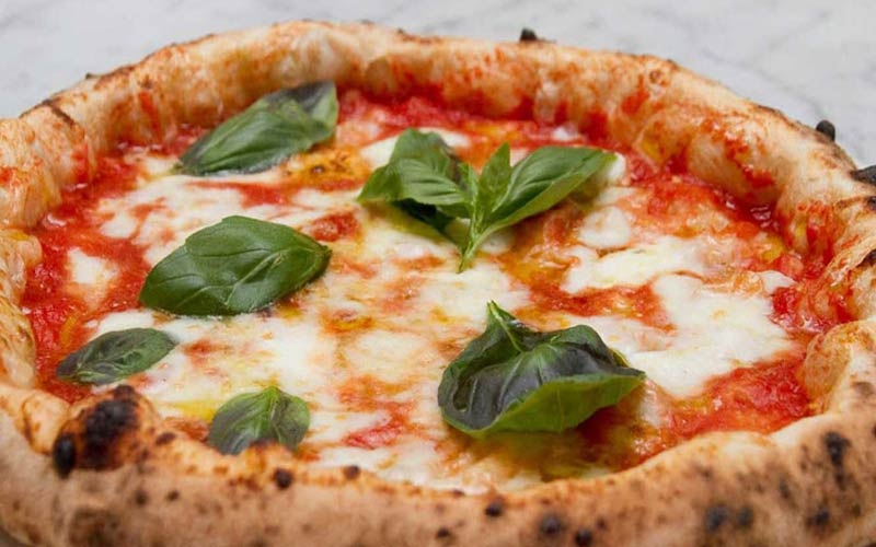 pizza margherita napoletana